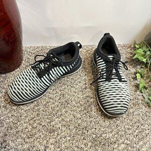 Nike Roshe Two FlyKnit Running Shoe Youth Size 6Y Womens 7.5 844620-301